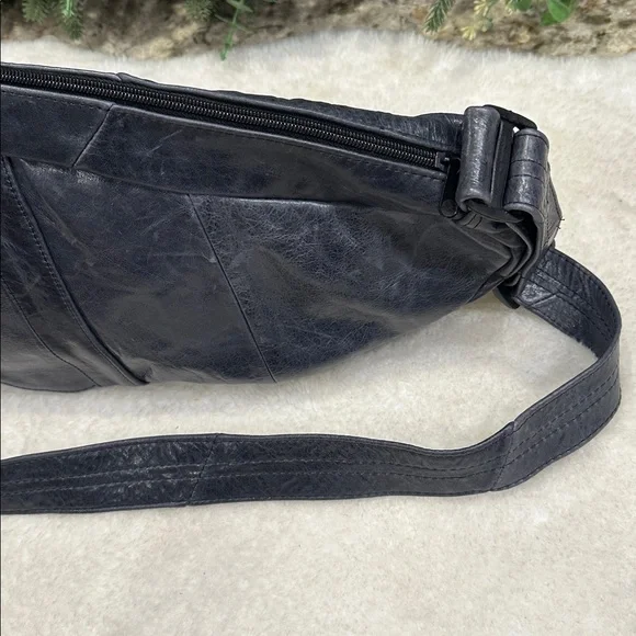 Leather backpack - Picture 6 of 11